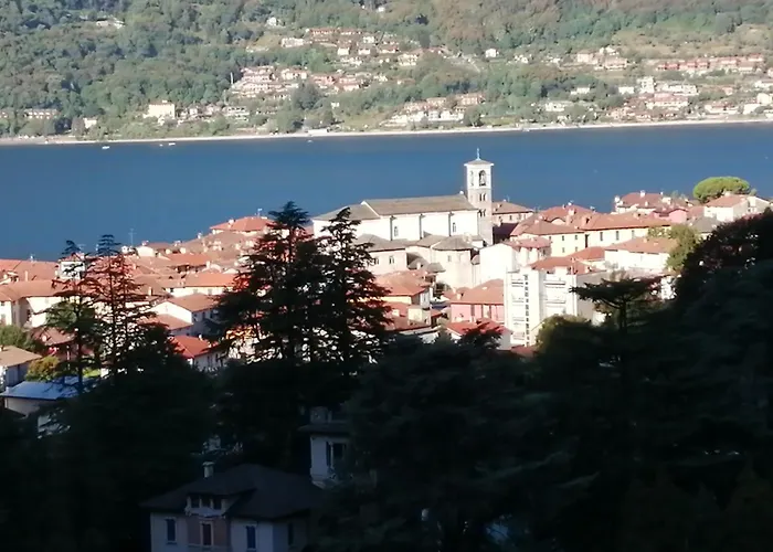 Lake And Guzzi View - Holiday Home