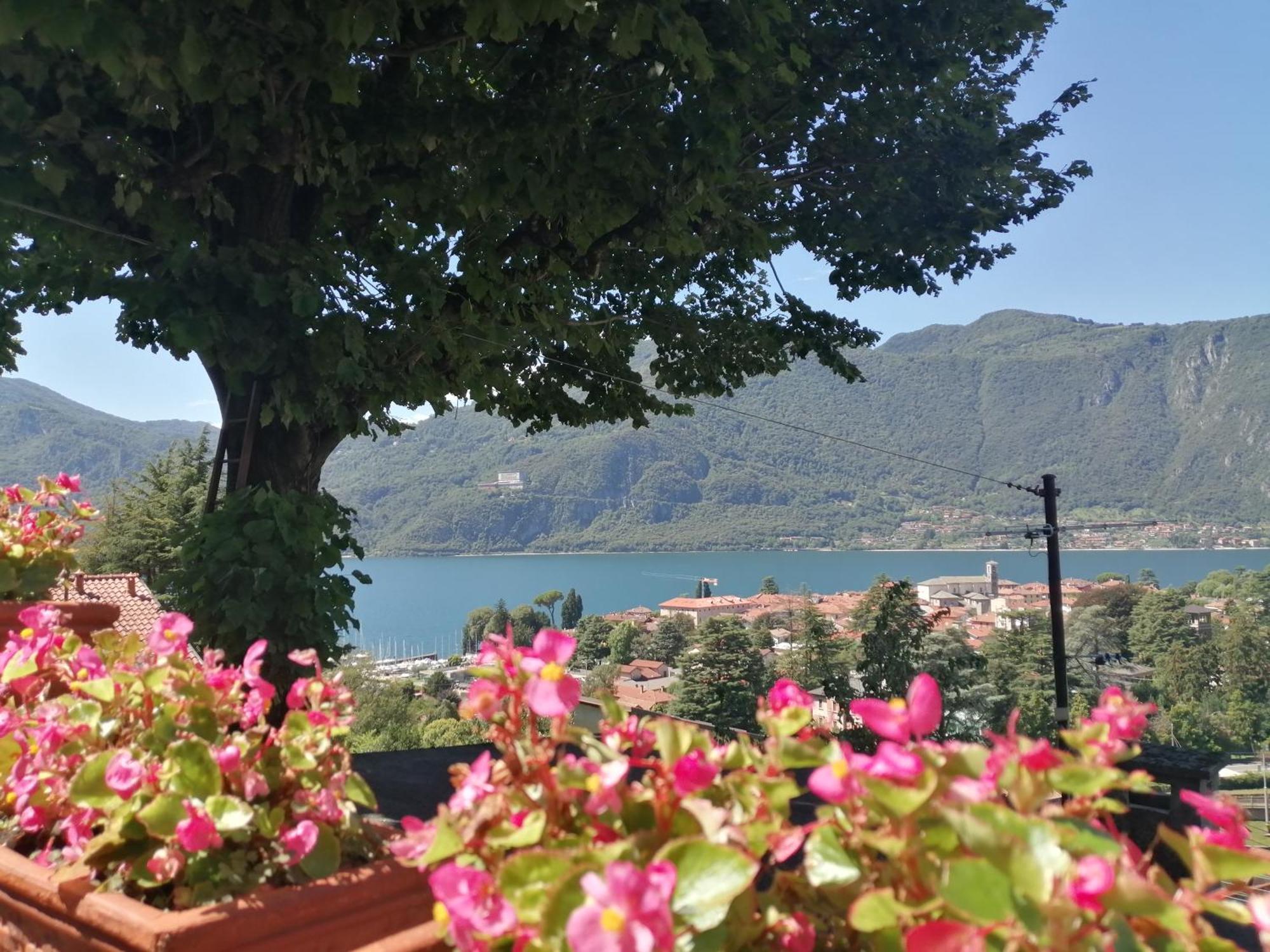 Ferienhaus And Guzzi View -